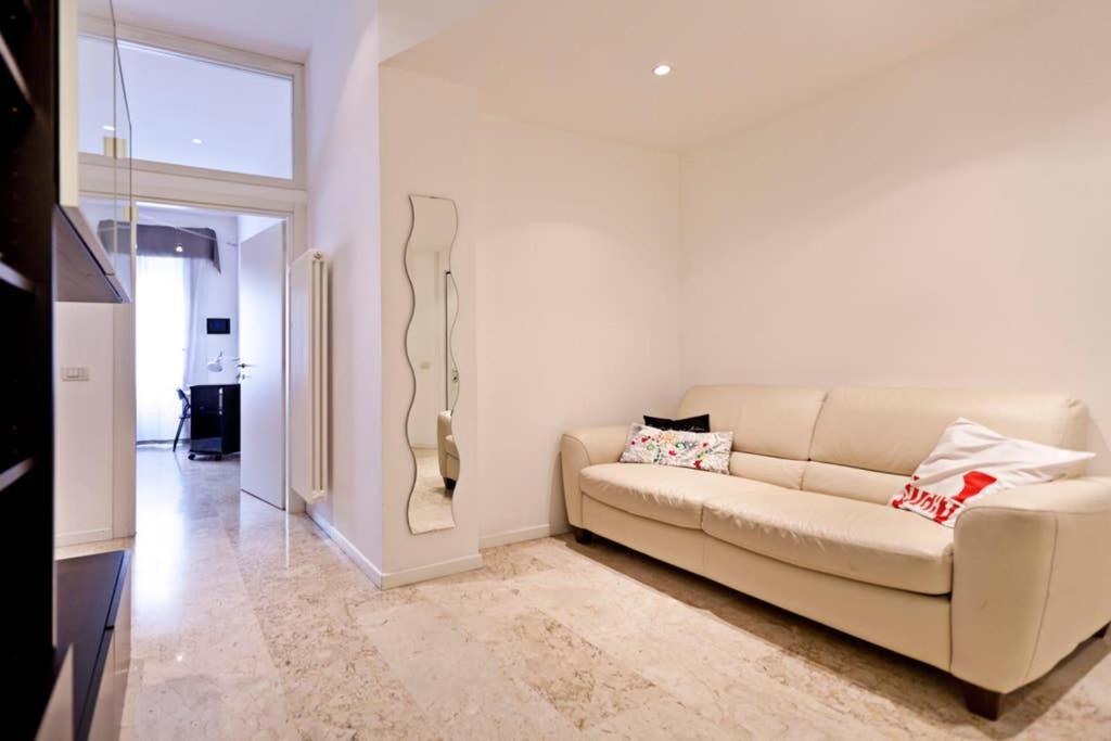 Milan Downtown - The Flat Διαμέρισμα Εξωτερικό φωτογραφία